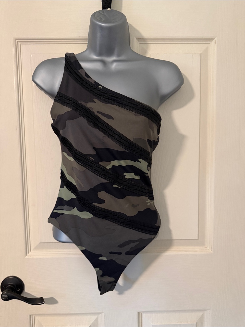One-Shoulder Camo - Black & Olive Victoria Sport
